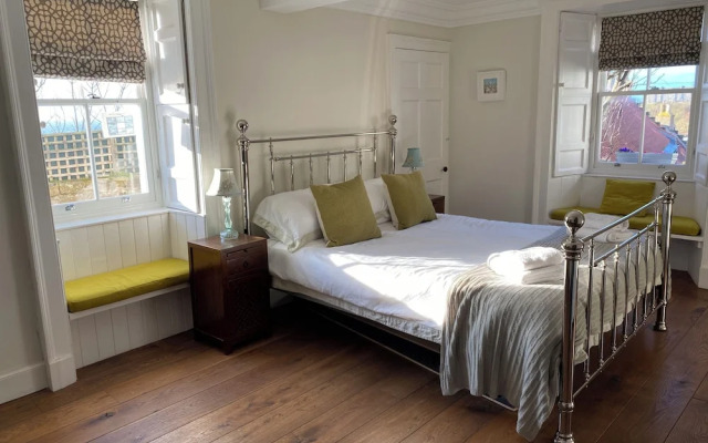 Fabulous Holiday Home by the sea in Ancient Crail