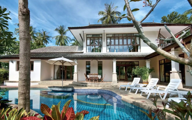 4 Bedroom Villa Gold Footsteps to Beach