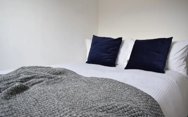 3 Bedroom Apartment in Brixton