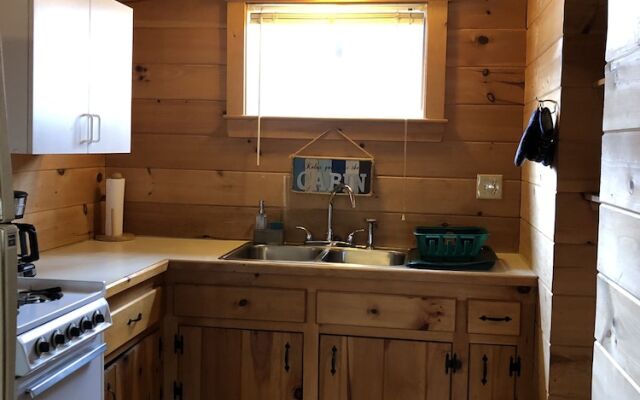 Kennebec Riverside Cabins