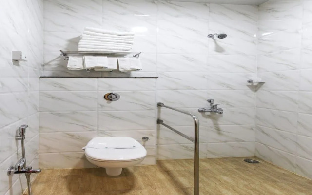 Hotel Saravana Bhavan by OYO Rooms