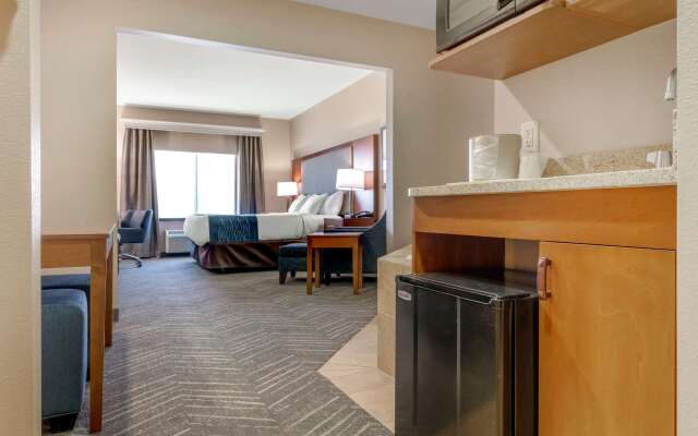 Comfort Inn & Suites Mountain Iron and Virginia