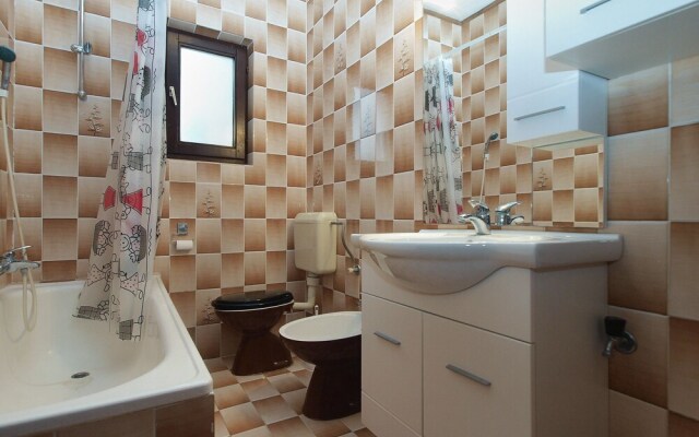 Apartment 1775