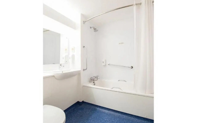 Travelodge Wakefield Woolley Edge M1 Northbound