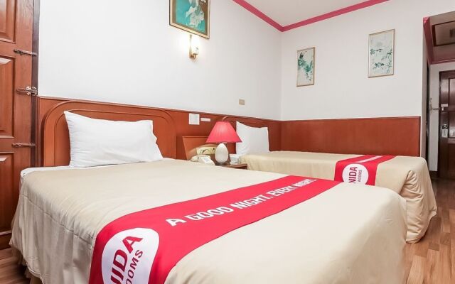 Nida Rooms Payathai 169 JJ Sunday