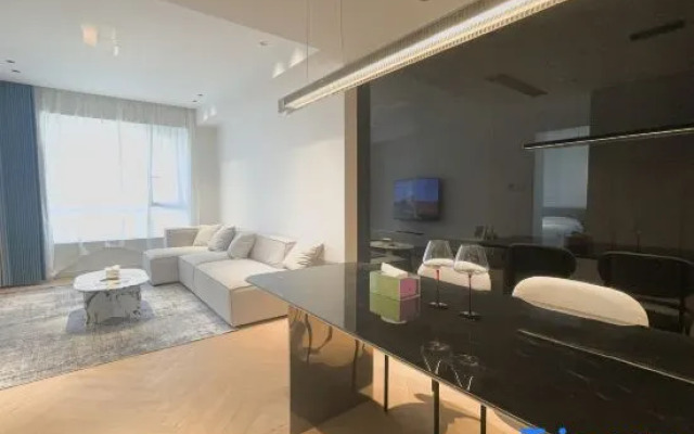 Shanghai Z·Home Homestay (Riyueguang Bojue Ju Branch)