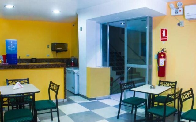 Ari's Hotel III