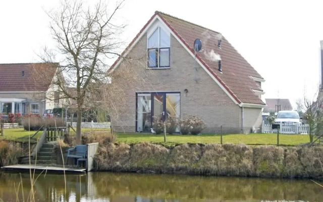 Appealing Bungalow With Garden