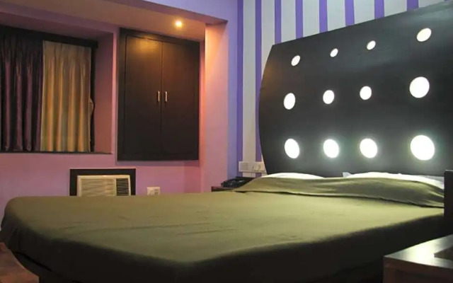 Hotel Trimoorti
