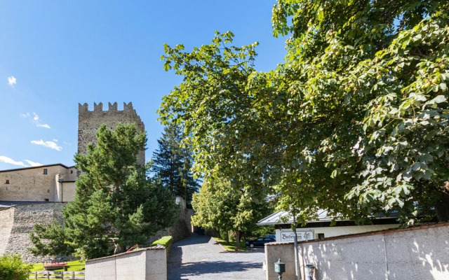 Burg Biedenegg mit Schlosscaf Flie