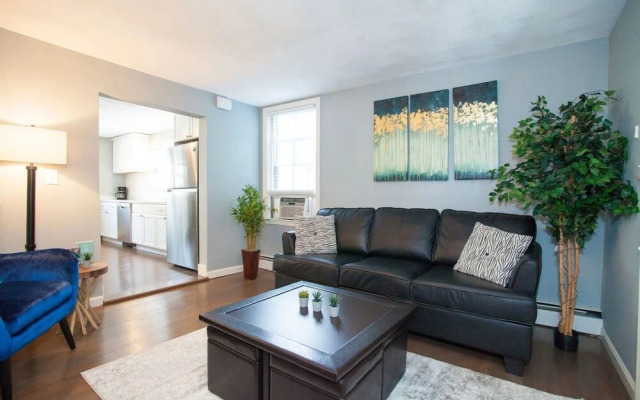 Luxury Collection-4 Bedroom 3 Full-bathroom-boston