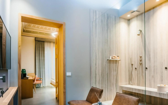 ETNEA Suite 270