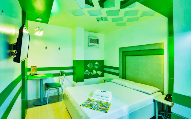 Hotel 99 Monumento Caloocan