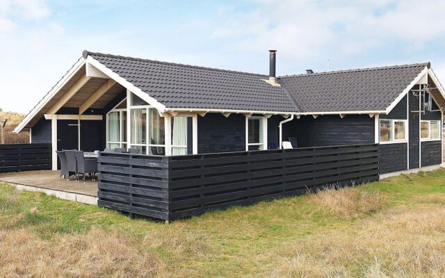 Quaint Holiday Home in LÃ¸kken near Beach