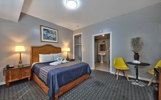 Lake Ridge Hotel