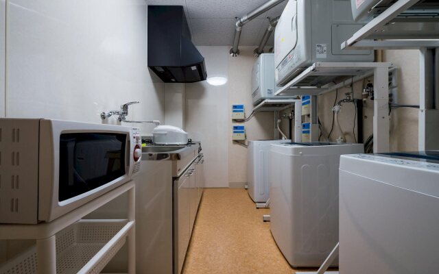 GUEST HOUSE YUTAKA - Hostel