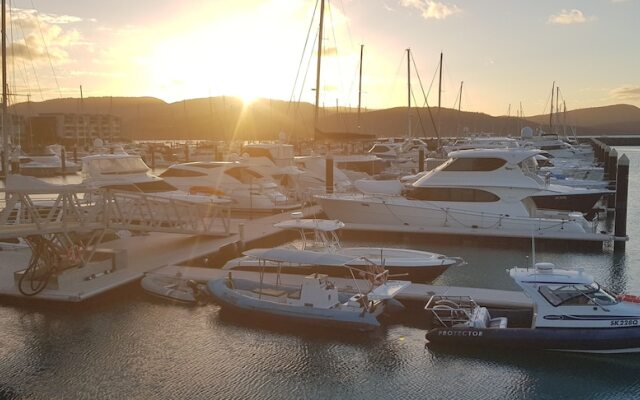 WHITSUNDAY Spacious & Comfortable, Moments from Picturesque Boardwalk