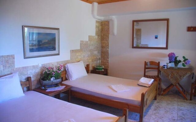 Armonia Samothraki Rooms