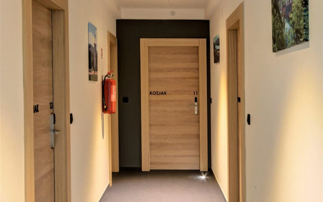 16 Lakes Hotel