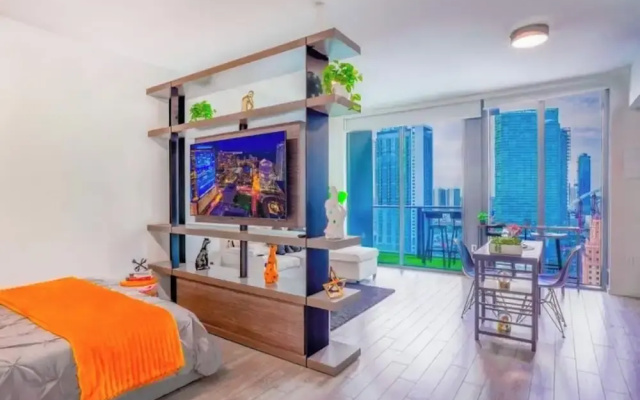 Premium Studio Near Bayside Pool Gym Views