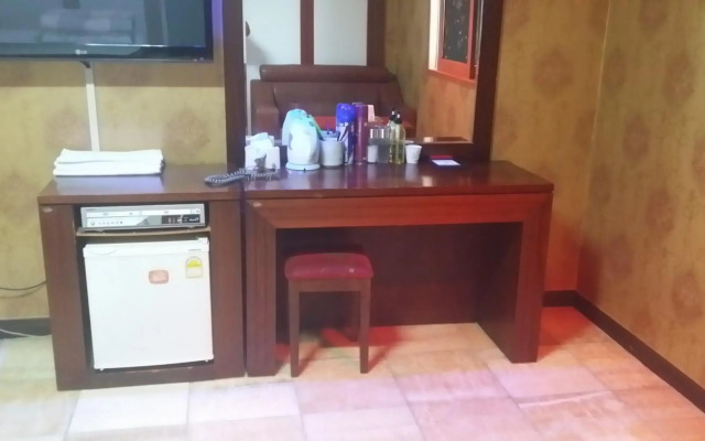 Plus Motel