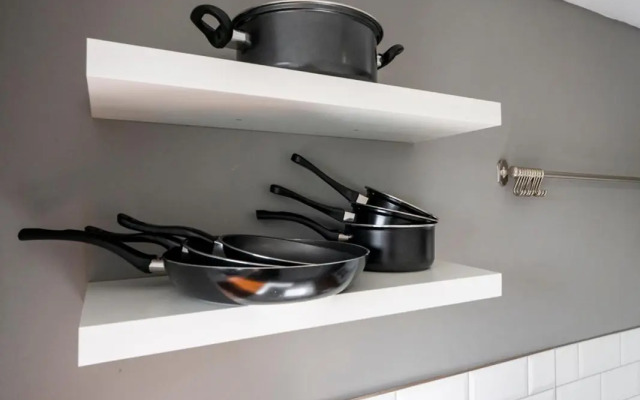 New Superhost Listing: Bright flat nr. University