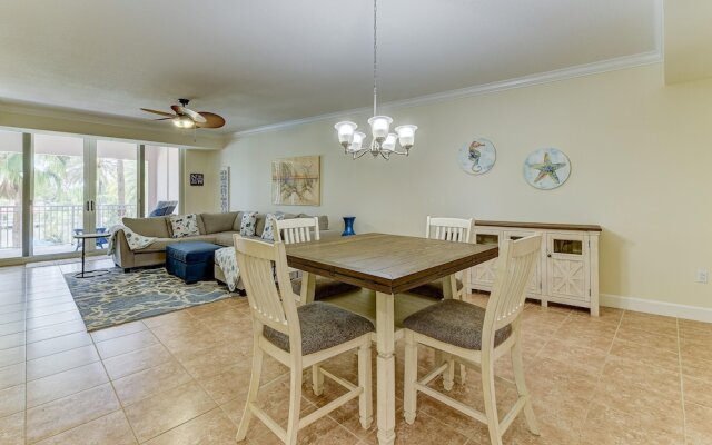 Yacht Harbor 272 by Vtrips