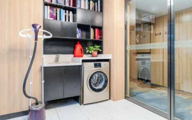 HD Crystal Hotel (Xi'an West Avenue, Yangguang Tiandi)