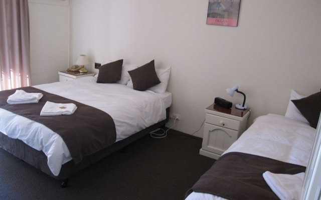 Aussie Settler Motel – Guest Rooms – Queanbeyan