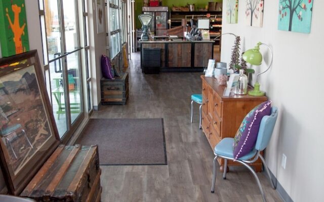 Hillcrest Farm Market B&B