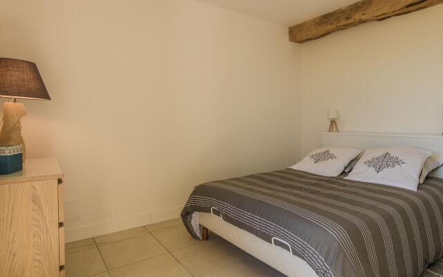 Charming holiday home in Aquitaine with Swimming Pool