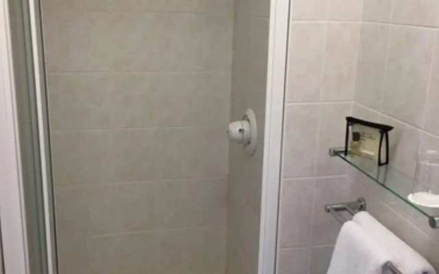 Ashley Hotel