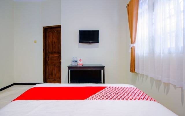 Griya Joglo Homestay by Oyo Rooms