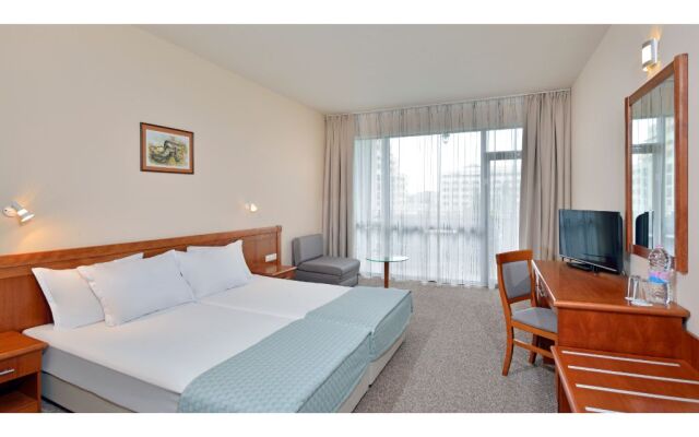 Sol Nessebar Bay & Mare Resort