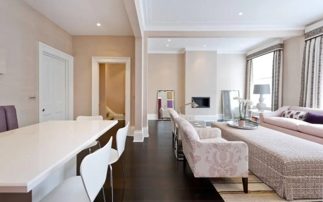 Luxury Kensington Apartment