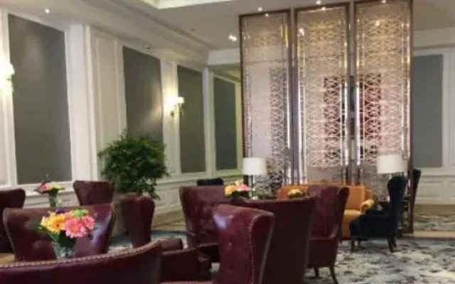 Noble Hotel