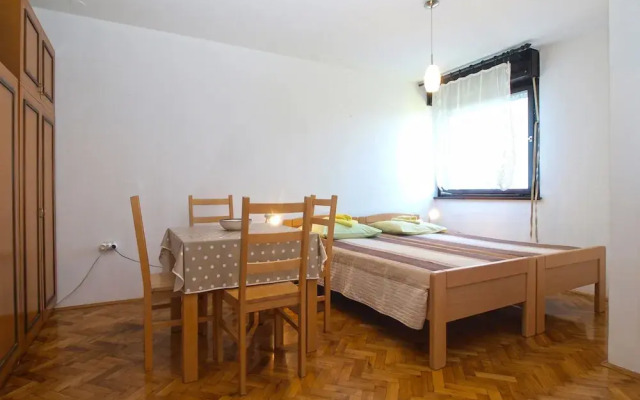 Apartment 1738
