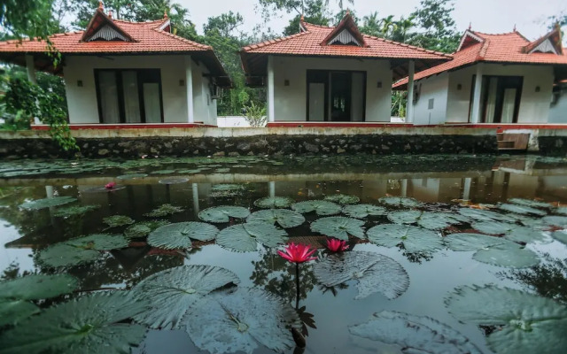 Palmgrove Lake Resort