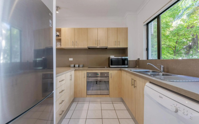 Tropical Reef Apartments