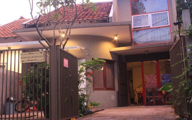 Buton Backpacker Lodge