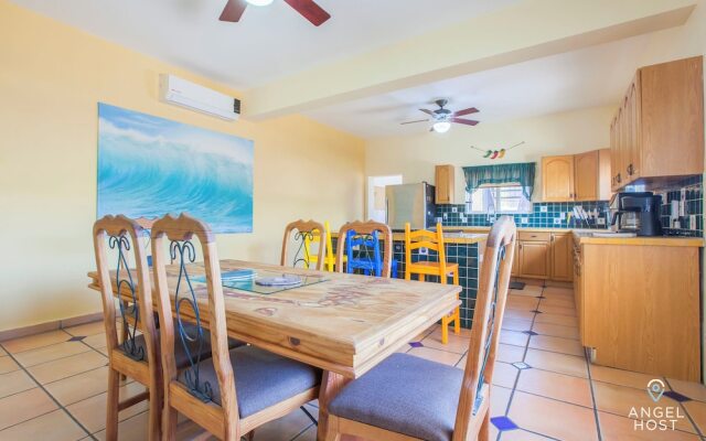 Cozy Stay 2 blocks from the beach