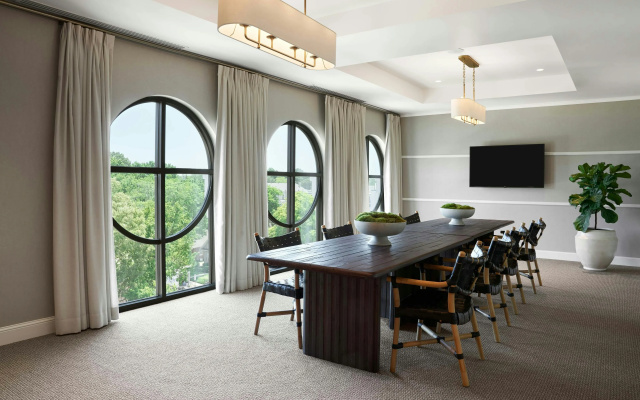 The Memphian, a Tribute Portfolio Hotel