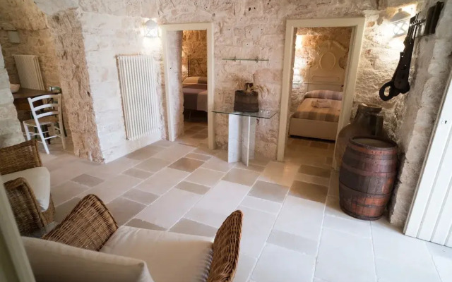 Trullo Bosco Selva Fasano by Typney