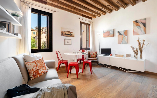 Contemporary Apartment in Venice FF
