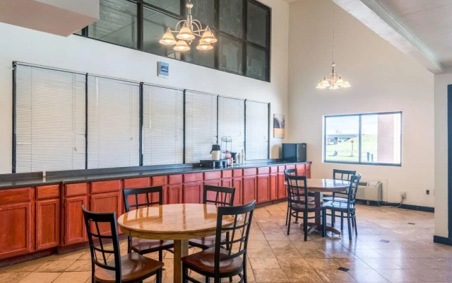 Premier Inn & Suites