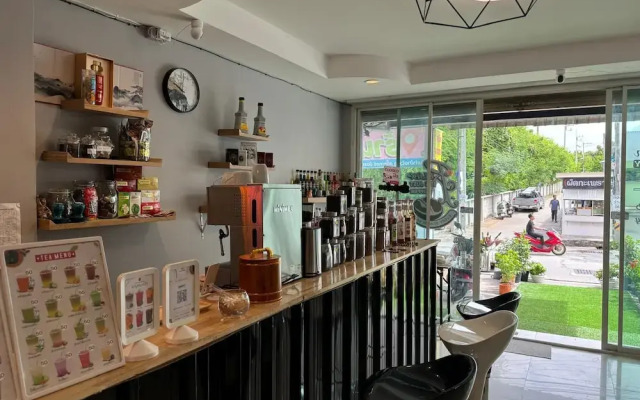 JS786CAFFE&HOSTEL