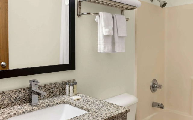 Baymont by Wyndham Cedar Rapids