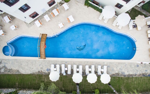 Mira Suites