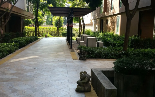 Apartment at Bangkok Near Pool