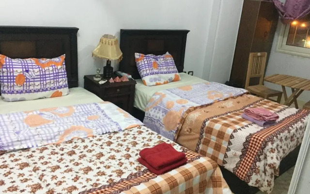 The Pyramids Inn Cheops